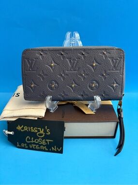 💜 Louis Vuitton Studded Empreinte Zippy Wallet Gris Silver  002